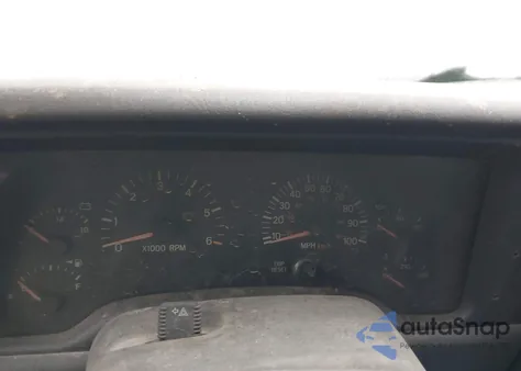 2001 Jeep Cherokee Sport z USA, uszkodzony, nr VIN 1J4FF48S01L590555